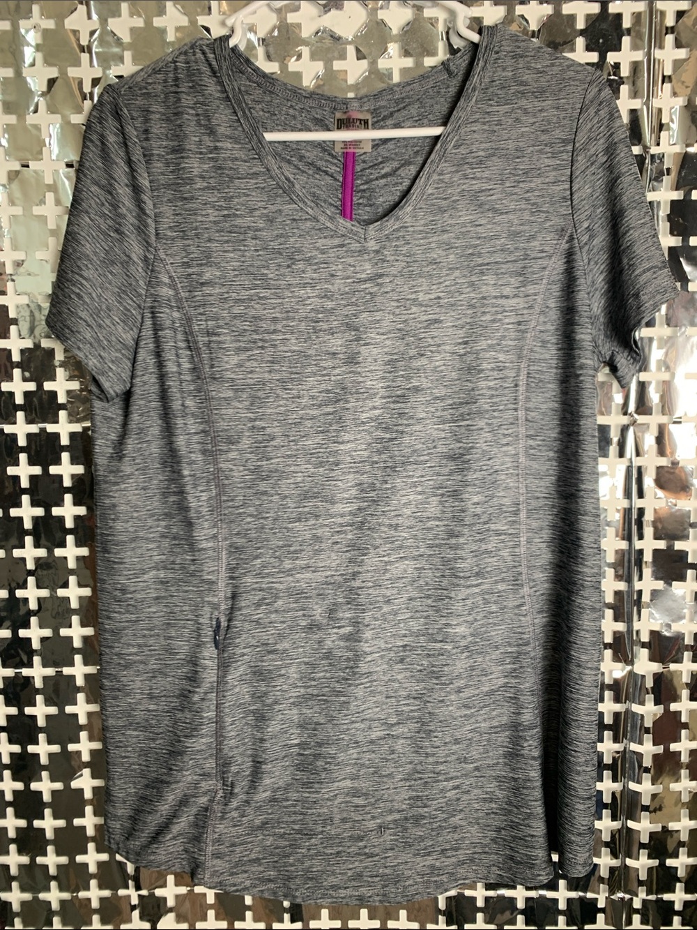Duluth Trading Co Heather Gray V-Neck Short Sleeve Tee